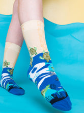Load image into Gallery viewer, Turtle In The Water Socks